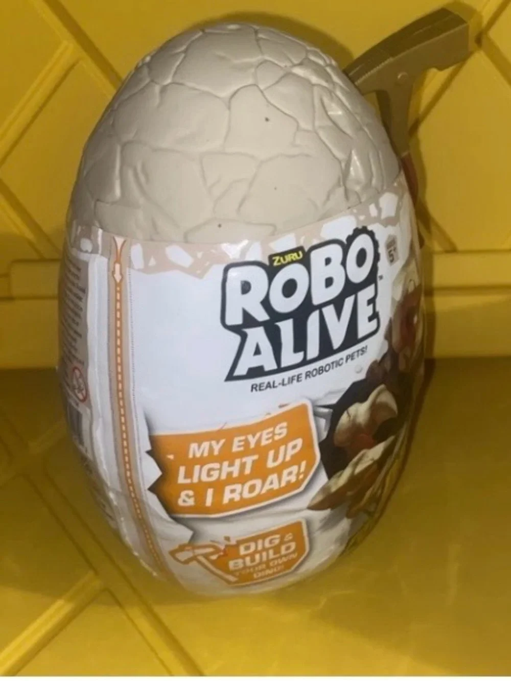 Robo Alive Mega Dino Fossil Egg Find by ZURU Dig and Discover STEM